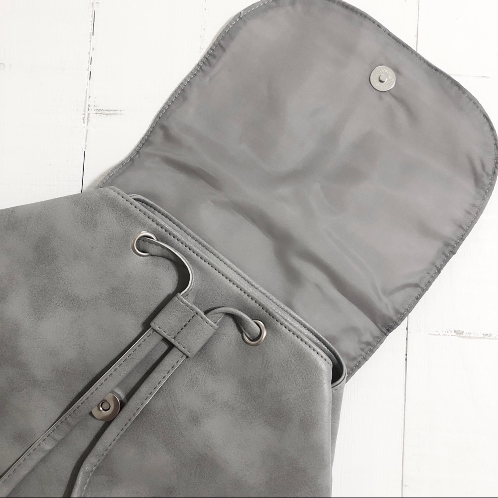 Ulta Beauty Grey Backpack 🤍✨ - Picture 4 of 6